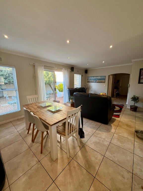 To Let 3 Bedroom Property for Rent in Sunningdale Western Cape